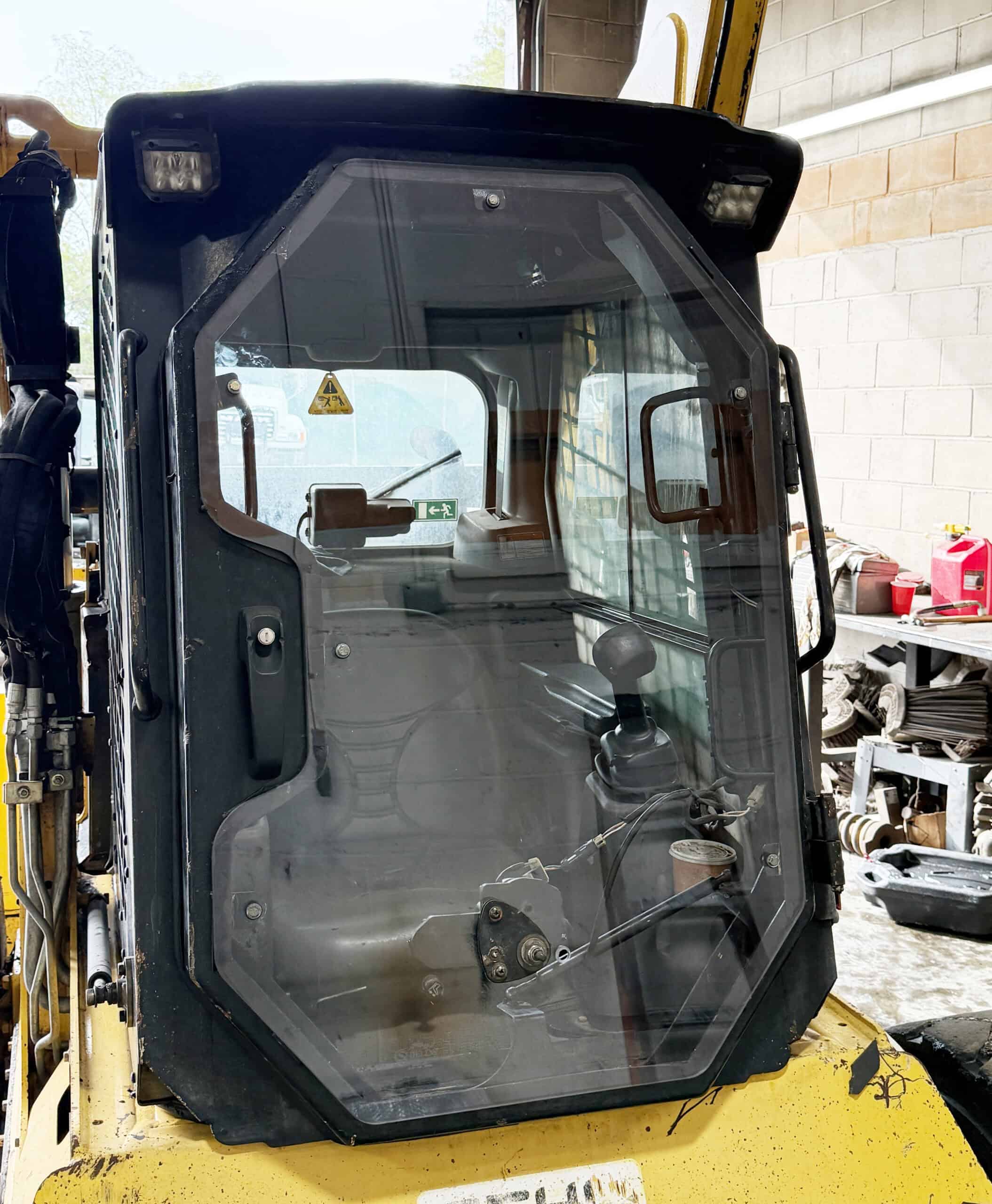 Gehl V420 Series Skid Steer Windshield